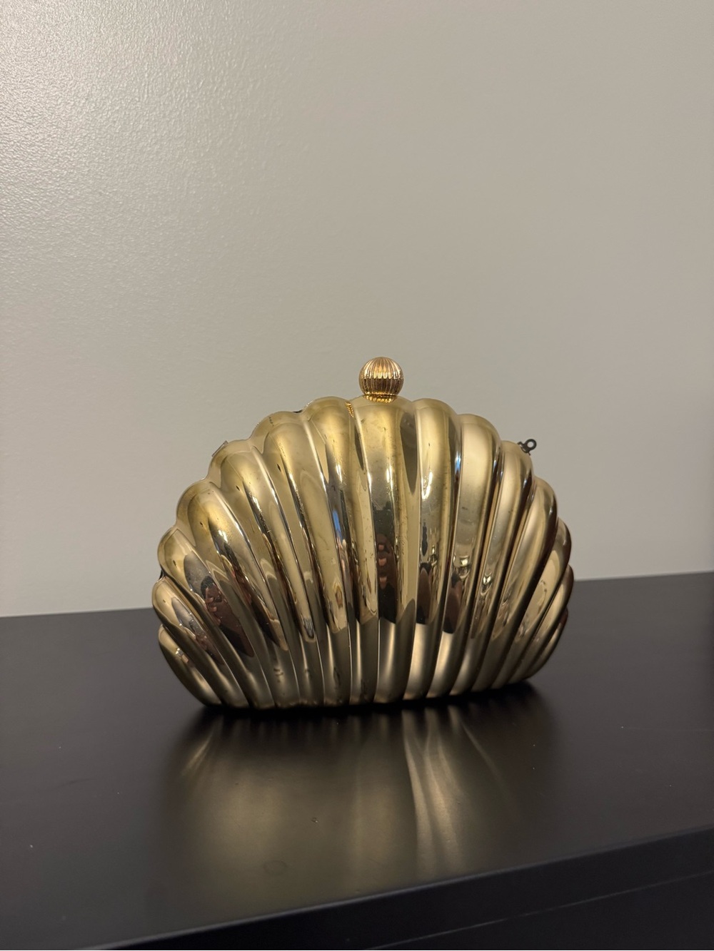 Shell-Shaped Gold Metallic Clutch